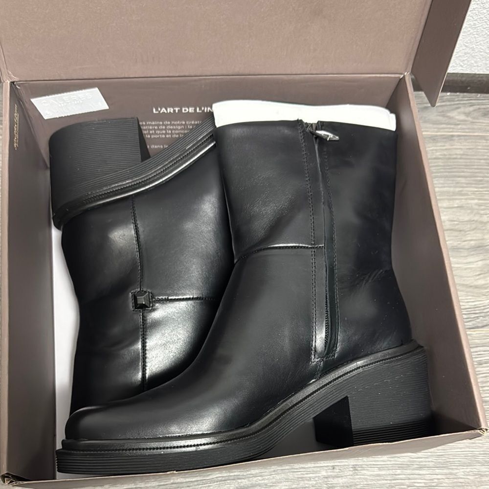 Franco Kyra Ankle Bootie - Picture 2 of 5